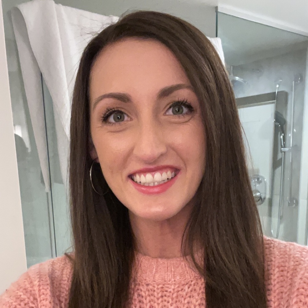 Meet your Posher, Adrianna